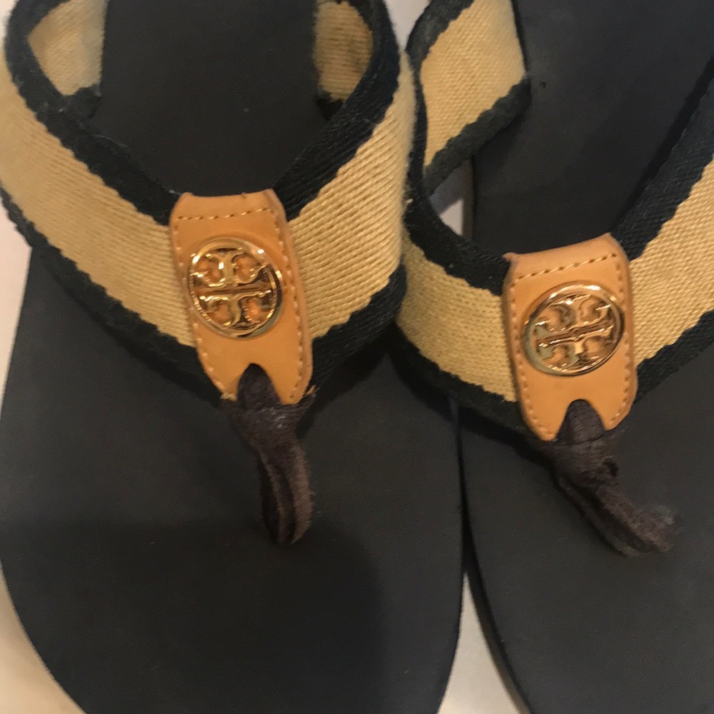 Thong slippers